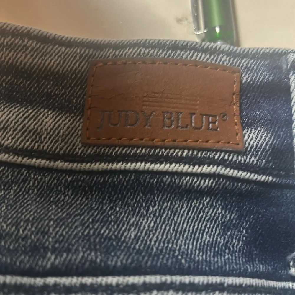 Judy Blue Andrea Boyfriend Fit High Rise Destroyed Distressed Ankle Jeans 15/32